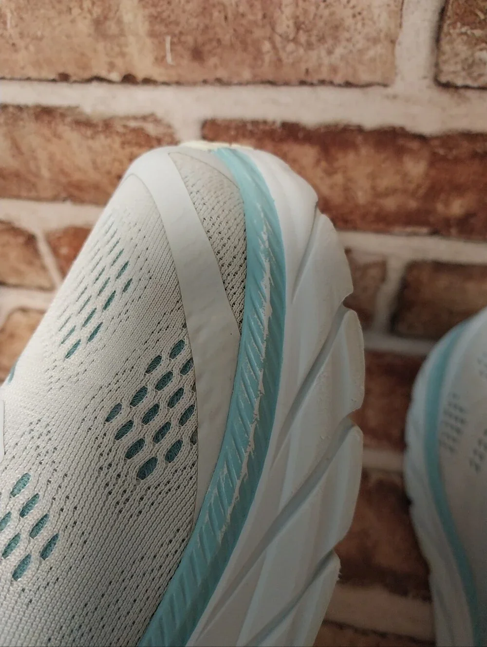 Pre-owned Hoka One One Clifton 6